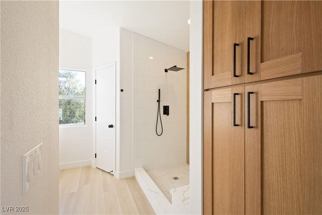 1941 Emerald Green Avenue, Las Vegas, NV 89106