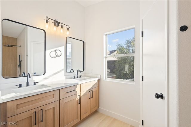 1941 Emerald Green Avenue, Las Vegas, NV 89106