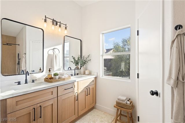 1941 Emerald Green Avenue, Las Vegas, NV 89106