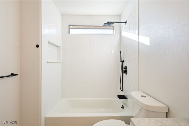 1941 Emerald Green Avenue, Las Vegas, NV 89106