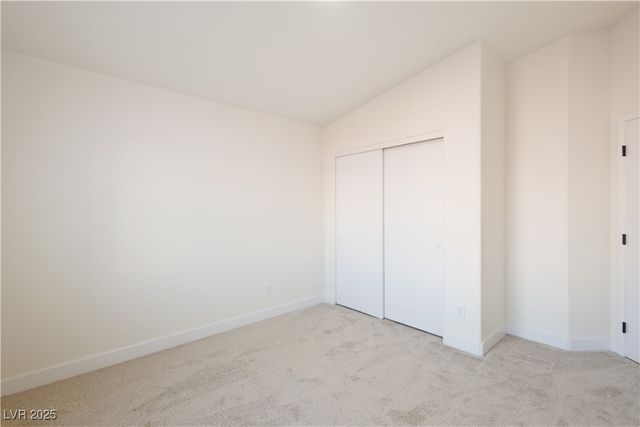 1941 Emerald Green Avenue, Las Vegas, NV 89106