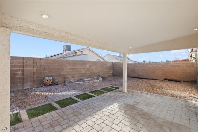 1941 Emerald Green Avenue, Las Vegas, NV 89106