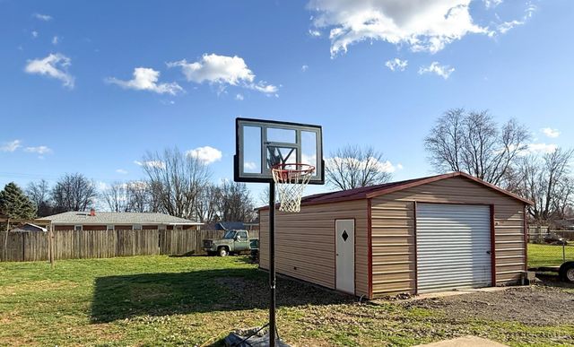 5545 Maple Grove Avenue, Blanchester, OH 45107