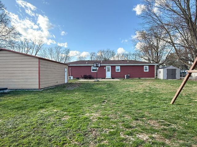 5545 Maple Grove Avenue, Blanchester, OH 45107