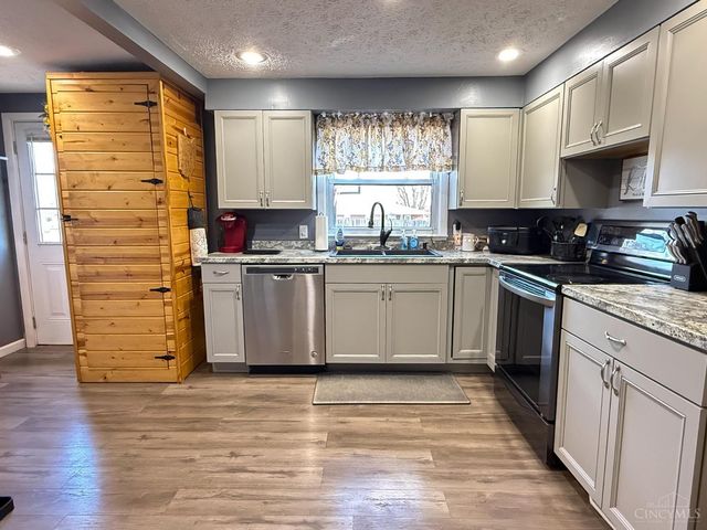 5545 Maple Grove Avenue, Blanchester, OH 45107