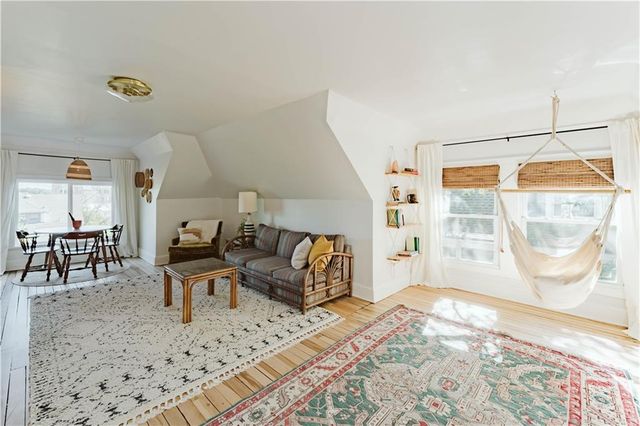 3829 Walnut Street, Kansas City, MO 64111