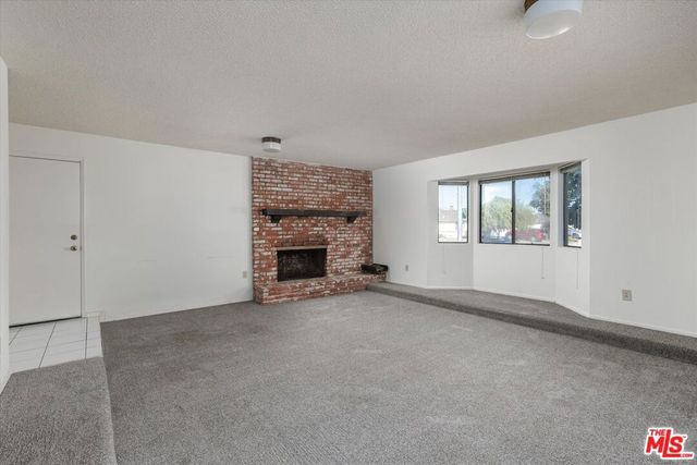 1725 Dejoy Street, Santa Maria, CA 93458