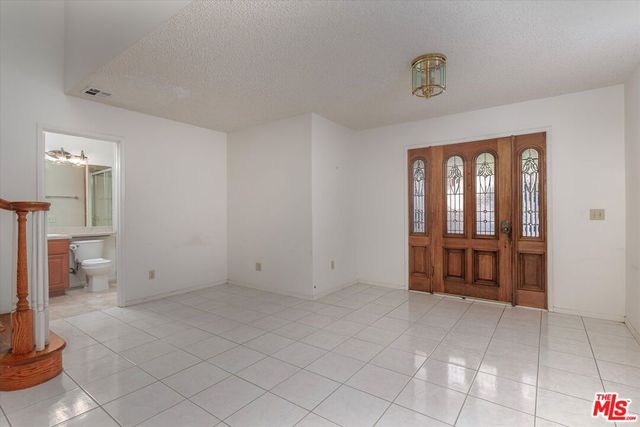 1725 Dejoy Street, Santa Maria, CA 93458