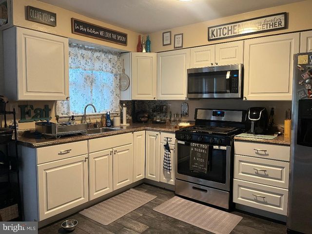 1080 W MALAGA RD, Williamstown, NJ 08094