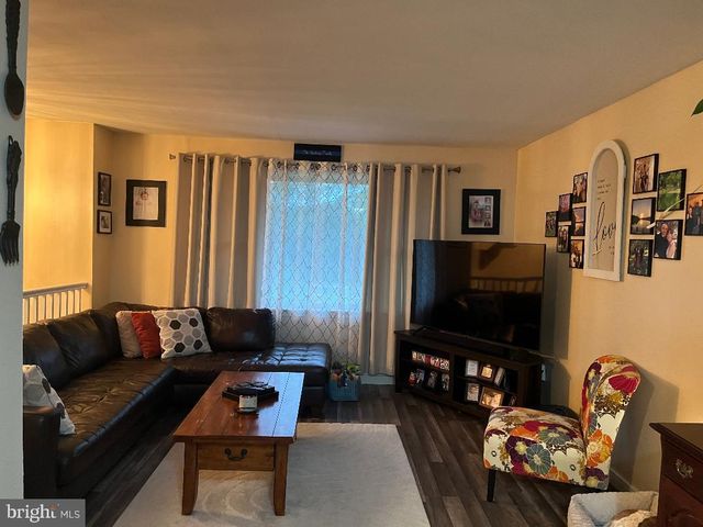 1080 W MALAGA RD, Williamstown, NJ 08094