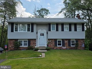 1080 W MALAGA RD, Williamstown, NJ 08094