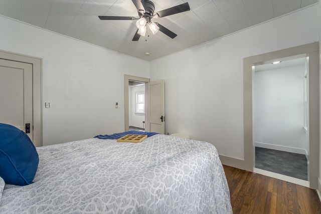2614 W Douglas Ave, Wichita, KS 67203