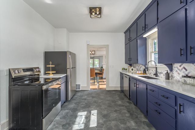 2614 W Douglas Ave, Wichita, KS 67203