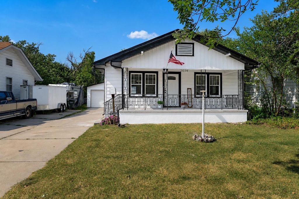 2614 W Douglas Ave, Wichita, KS 67203