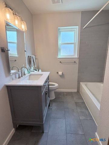 1805 E Robertson Avenue, Copperas Cove, TX 76522