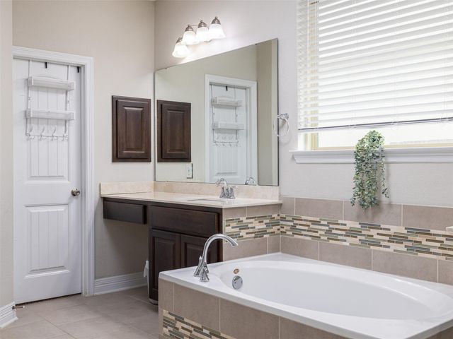 717 Blue Agave LN, Georgetown, TX 78626