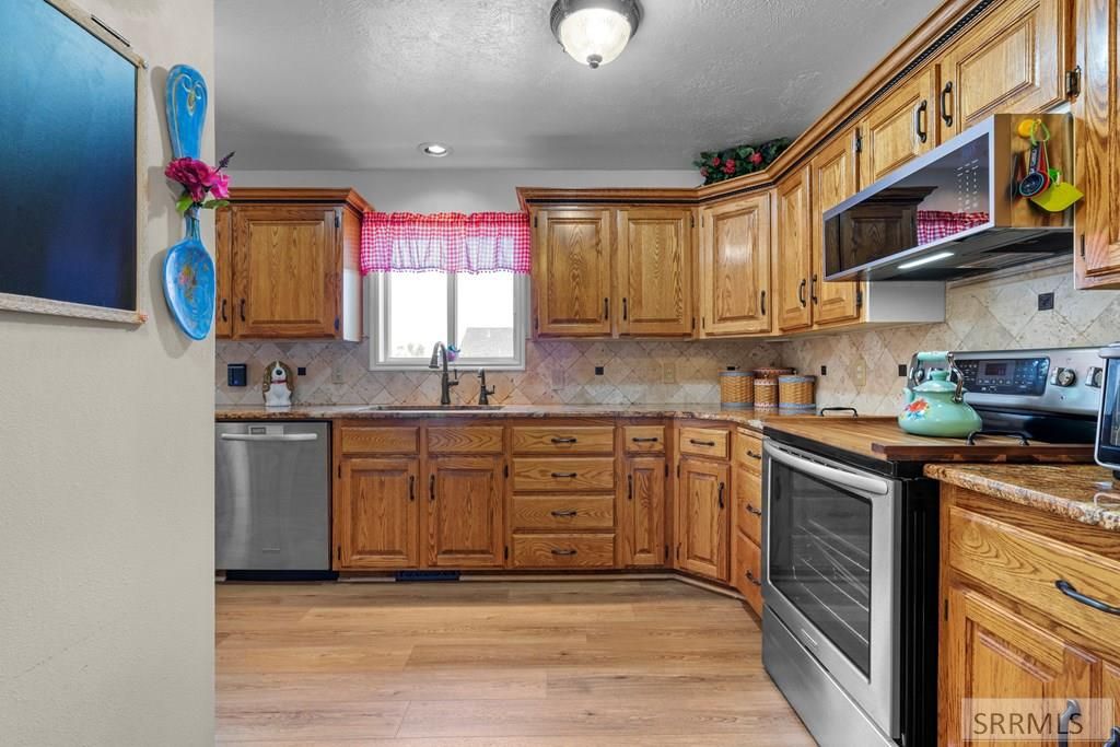 Image 20 of property listing at 190 W 4 N, Rigby, ID 83442