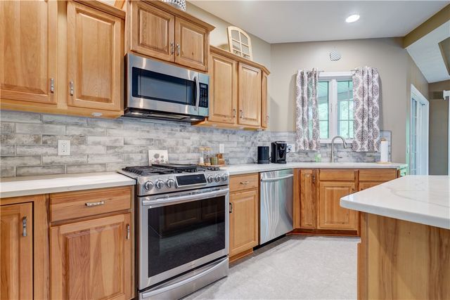 1037 Chapelhill Drive, Victor, NY 14564