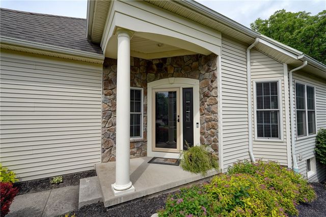 1037 Chapelhill Drive, Victor, NY 14564