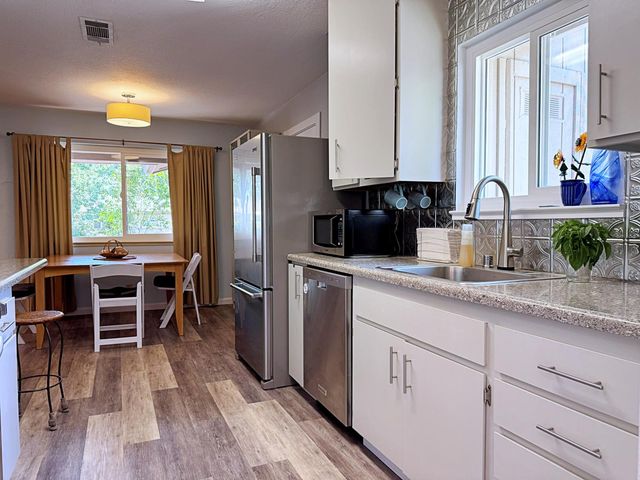 665 Cappella Dr, Diamond Springs, CA 95619