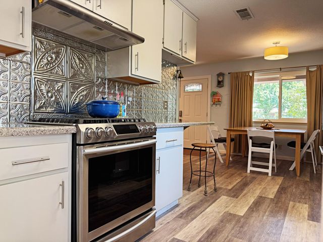 665 Cappella Dr, Diamond Springs, CA 95619