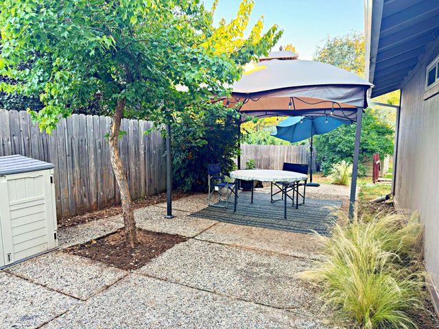 665 Cappella Dr, Diamond Springs, CA 95619