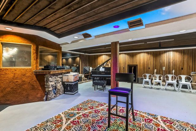 3555 S Mentor Avenue, Springfield, MO 65804