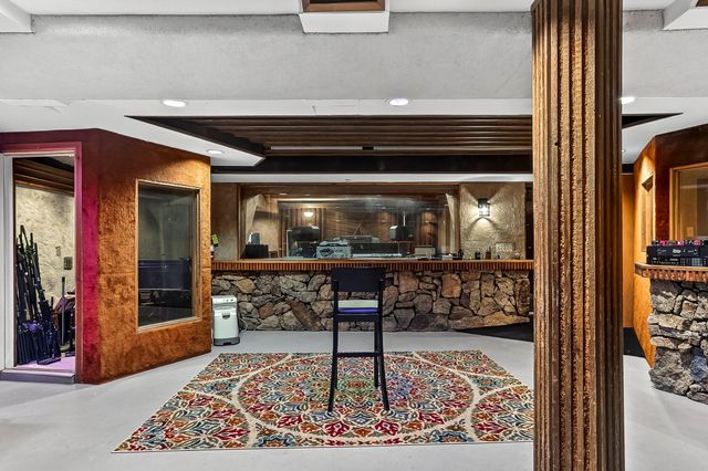 3555 S Mentor Avenue, Springfield, MO 65804