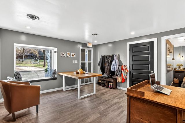 3555 S Mentor Avenue, Springfield, MO 65804