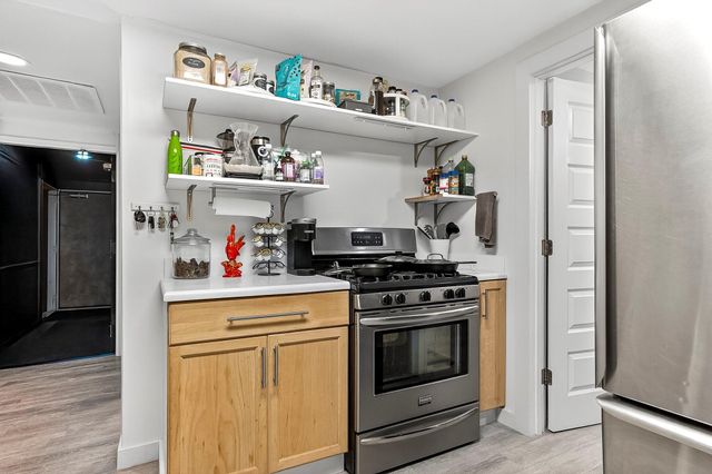 3555 S Mentor Avenue, Springfield, MO 65804