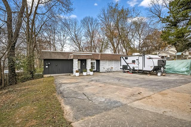 3555 S Mentor Avenue, Springfield, MO 65804