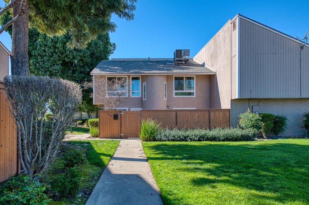 6656 N 3rd Street, Fresno, CA 93710