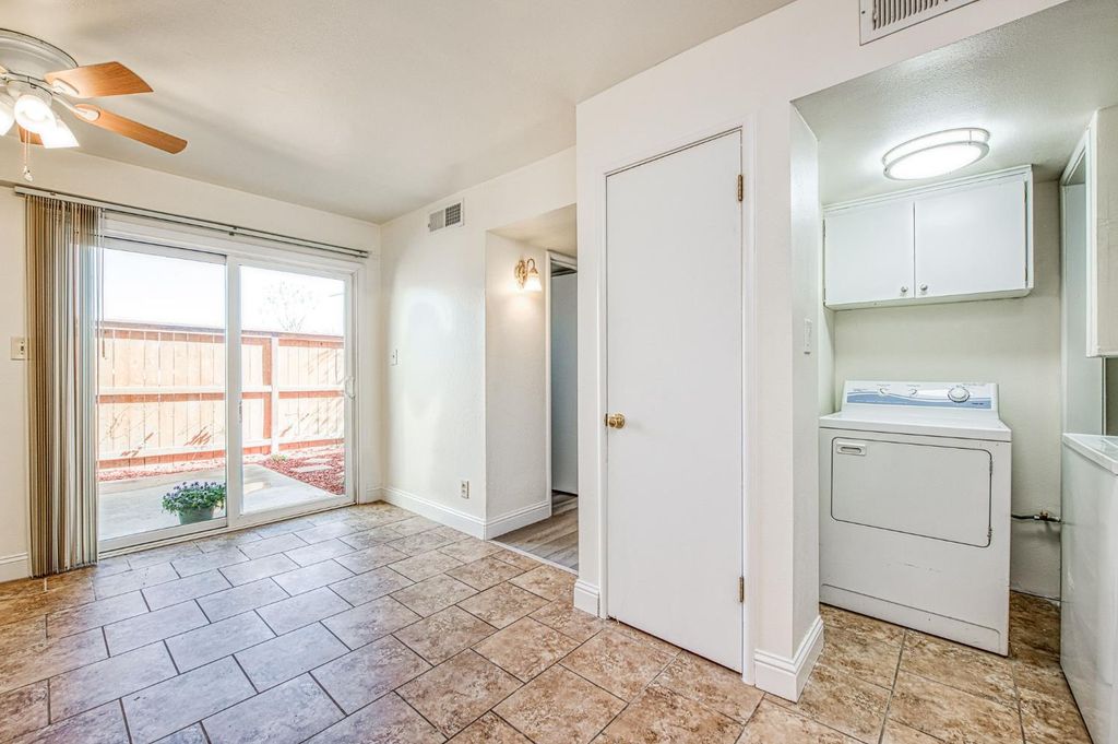 Image 15 of property listing at 6656 N 3rd Street, Fresno, CA 93710