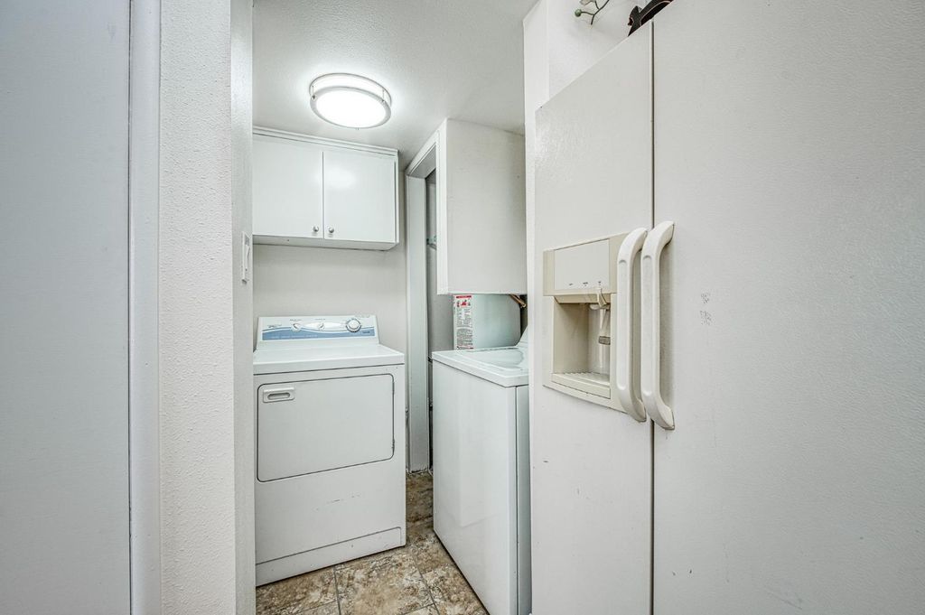Image 16 of property listing at 6656 N 3rd Street, Fresno, CA 93710