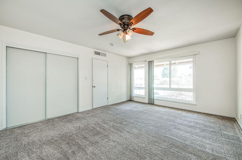 Image 18 of property listing at 6656 N 3rd Street, Fresno, CA 93710