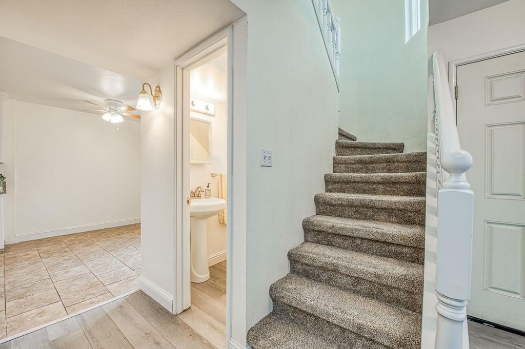 Image 6 of property listing at 6656 N 3rd Street, Fresno, CA 93710