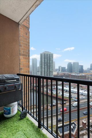 600 N Kingsbury Street 1614, Chicago, IL 60610