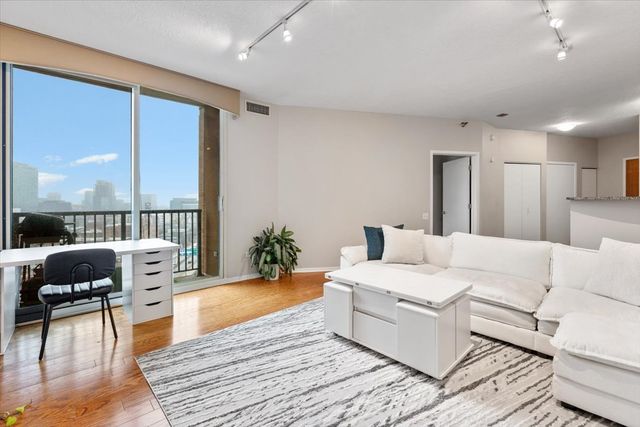 600 N Kingsbury Street 1614, Chicago, IL 60610