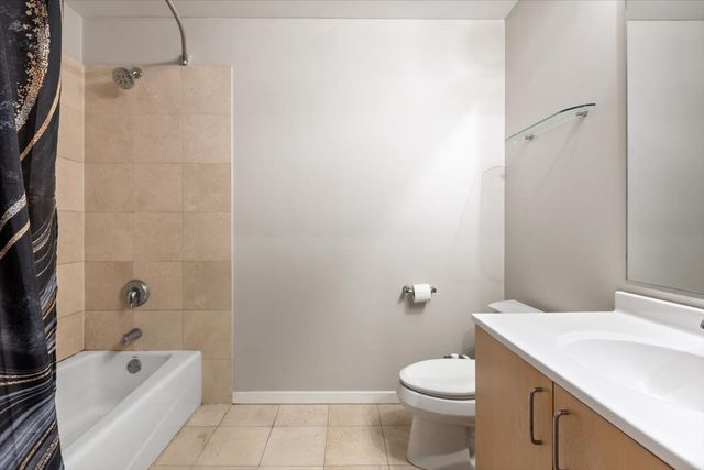 600 N Kingsbury Street 1614, Chicago, IL 60610