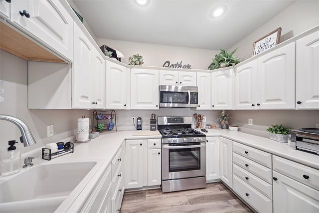 2260 Fountain Crest Drive, Pleasant Hill, IA 50327