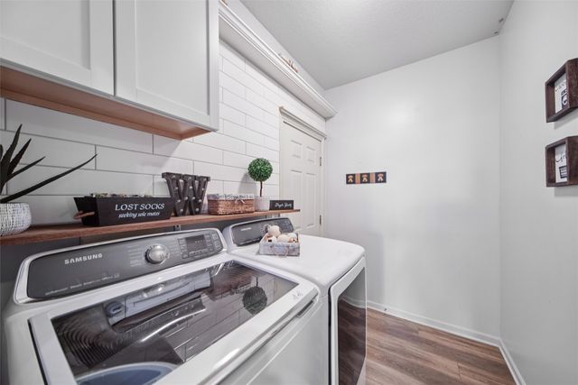 2260 Fountain Crest Drive, Pleasant Hill, IA 50327