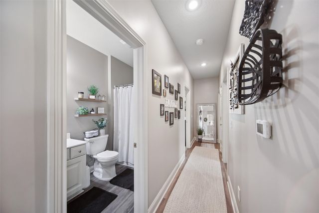 2260 Fountain Crest Drive, Pleasant Hill, IA 50327