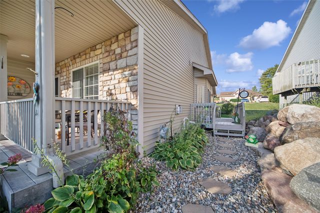 2260 Fountain Crest Drive, Pleasant Hill, IA 50327