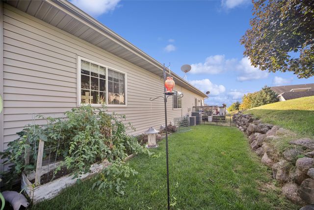 2260 Fountain Crest Drive, Pleasant Hill, IA 50327