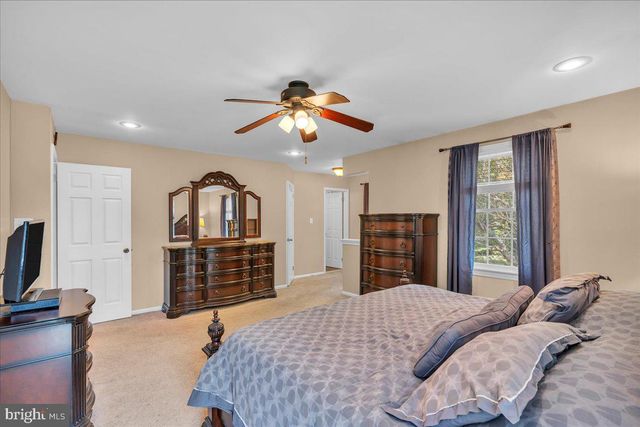 4 DORAL CT, Marlton, NJ 08053
