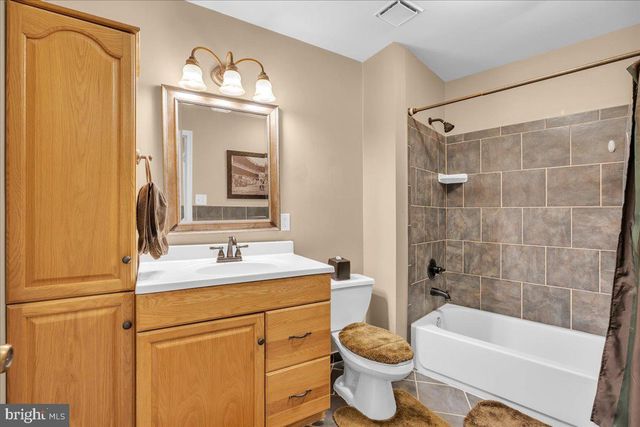 4 DORAL CT, Marlton, NJ 08053