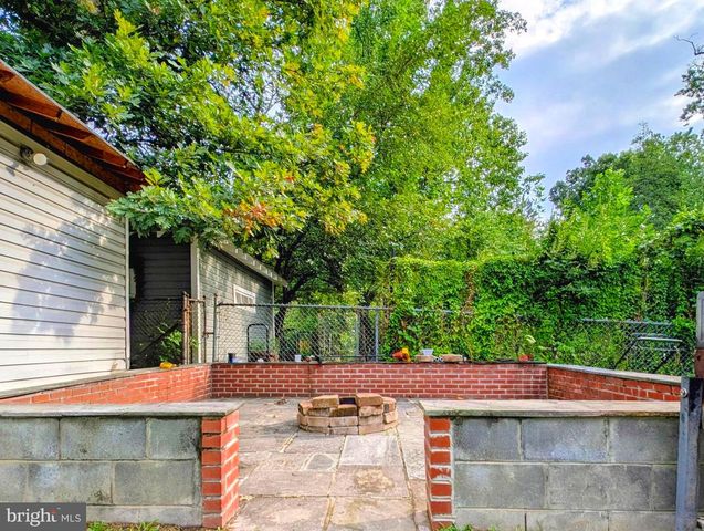 7321 PINEY BRANCH RD, Takoma Park, MD 20912