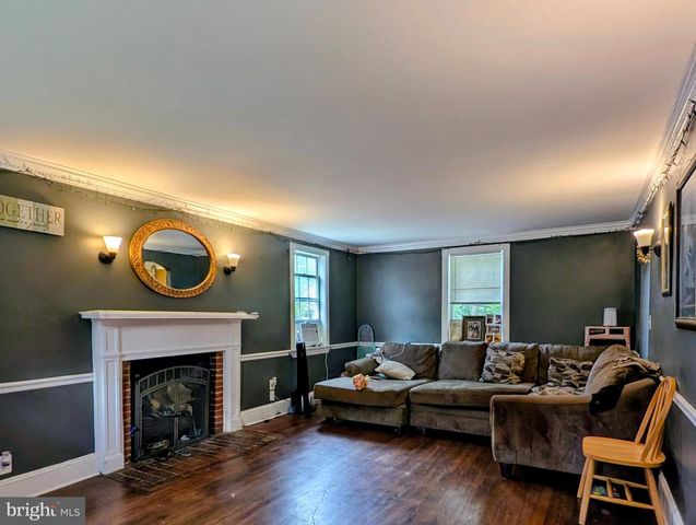 7321 PINEY BRANCH RD, Takoma Park, MD 20912