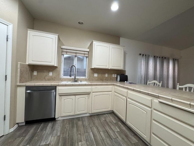 1656 Camino Lane, Madera, CA 93637
