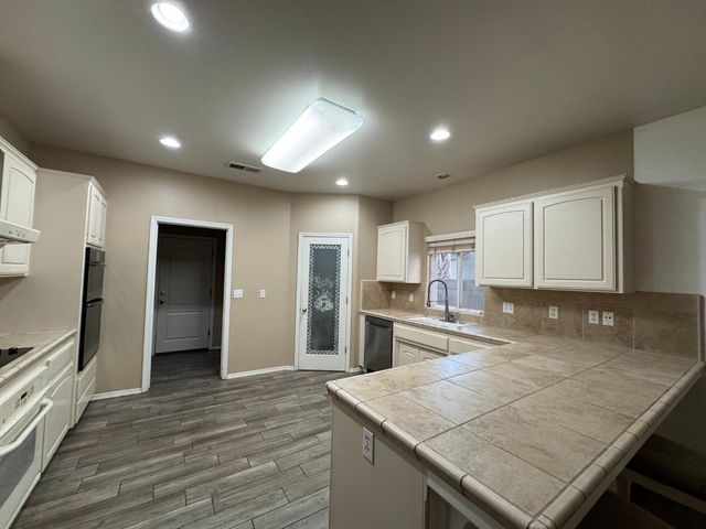 1656 Camino Lane, Madera, CA 93637